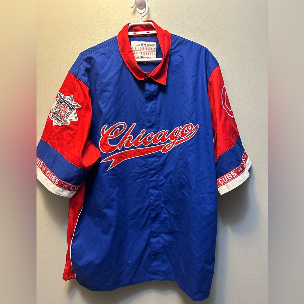 Chicago Cubs JH Design Blue/Red Button Up Short Sleeve Shirt Men’s 2XL